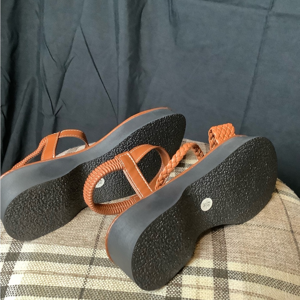 Women's Solid Color Braided Sandals, - Picture 6 of 6